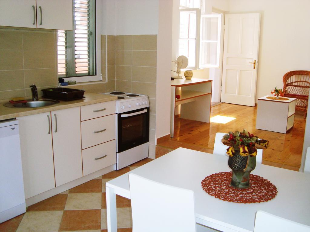 Apartments Rolovina Τίβατ Δωμάτιο φωτογραφία