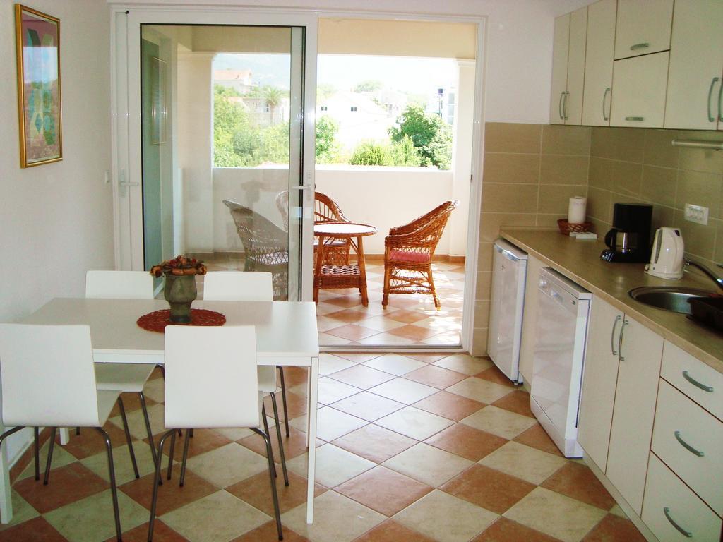 Apartments Rolovina Τίβατ Δωμάτιο φωτογραφία