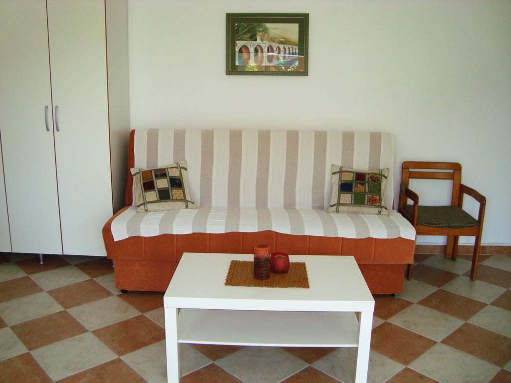 Apartments Rolovina Τίβατ Δωμάτιο φωτογραφία