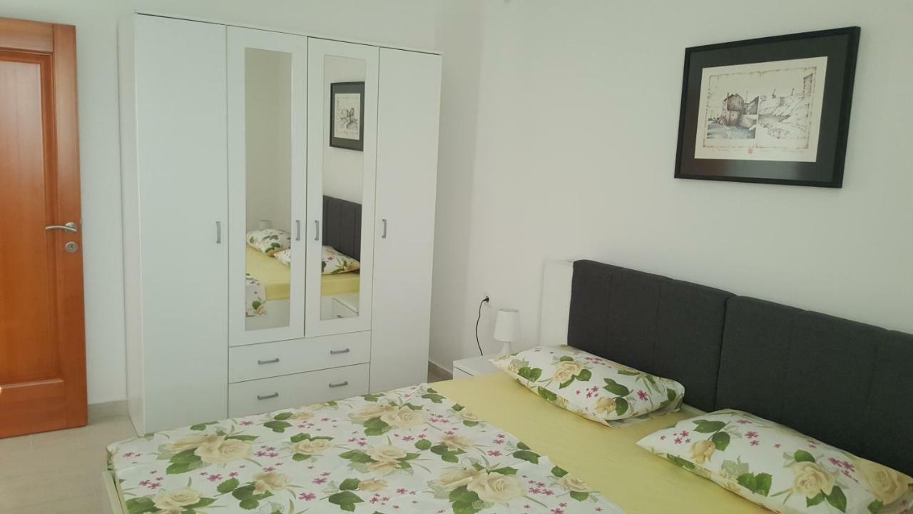 Apartments Rolovina Τίβατ Εξωτερικό φωτογραφία