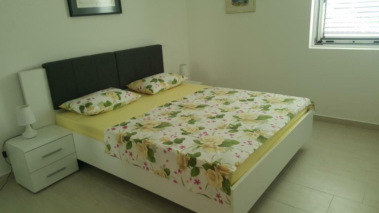 Apartments Rolovina Τίβατ Εξωτερικό φωτογραφία